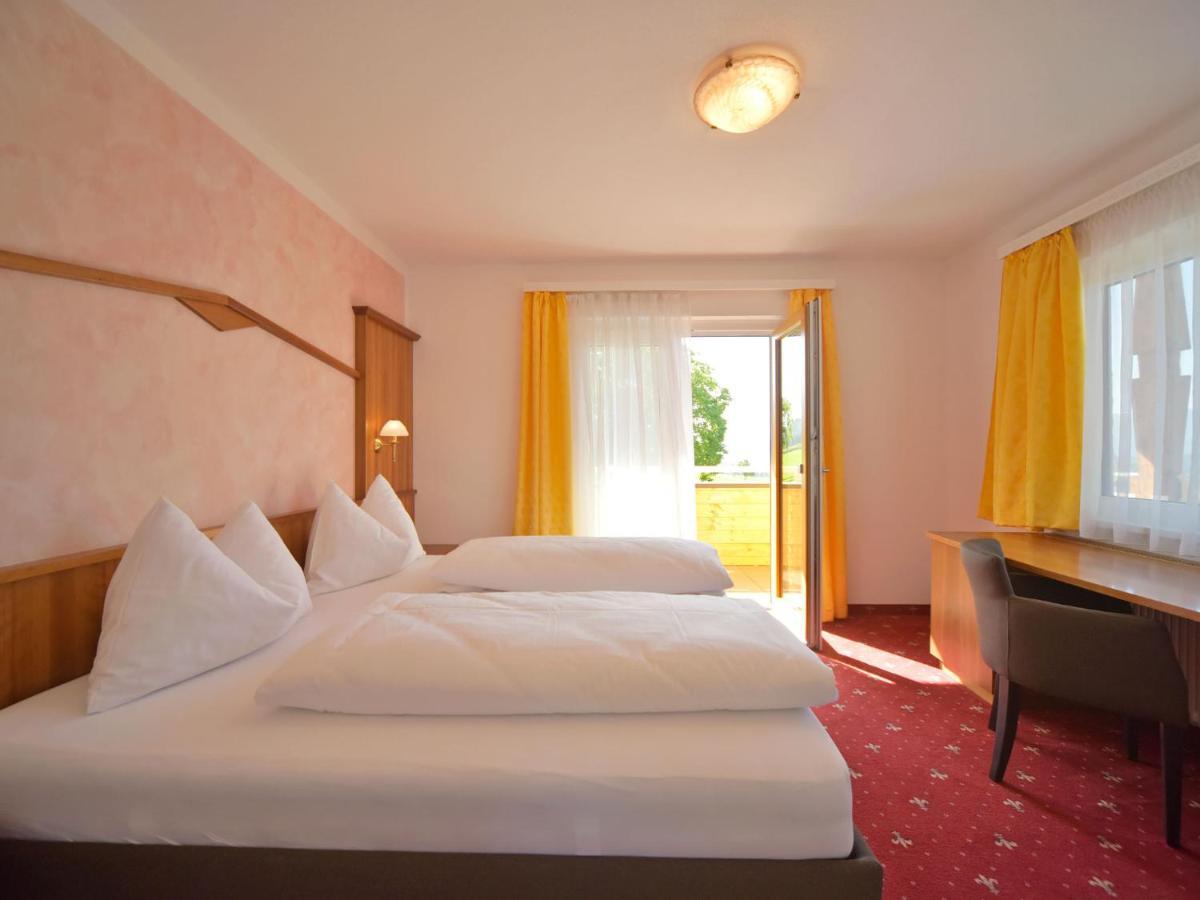 Hotel Berghof มิลชตัทท์ ภายนอก รูปภาพ