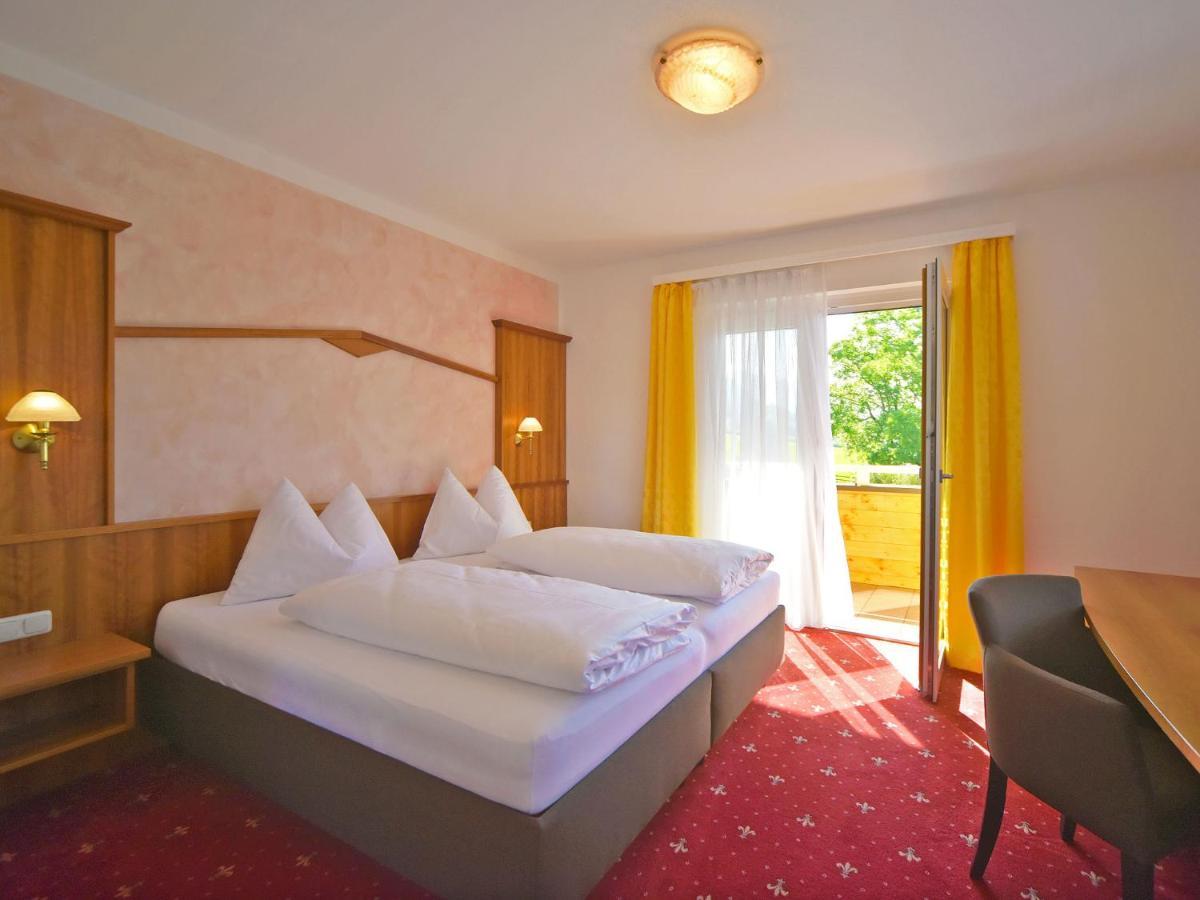 Hotel Berghof มิลชตัทท์ ภายนอก รูปภาพ