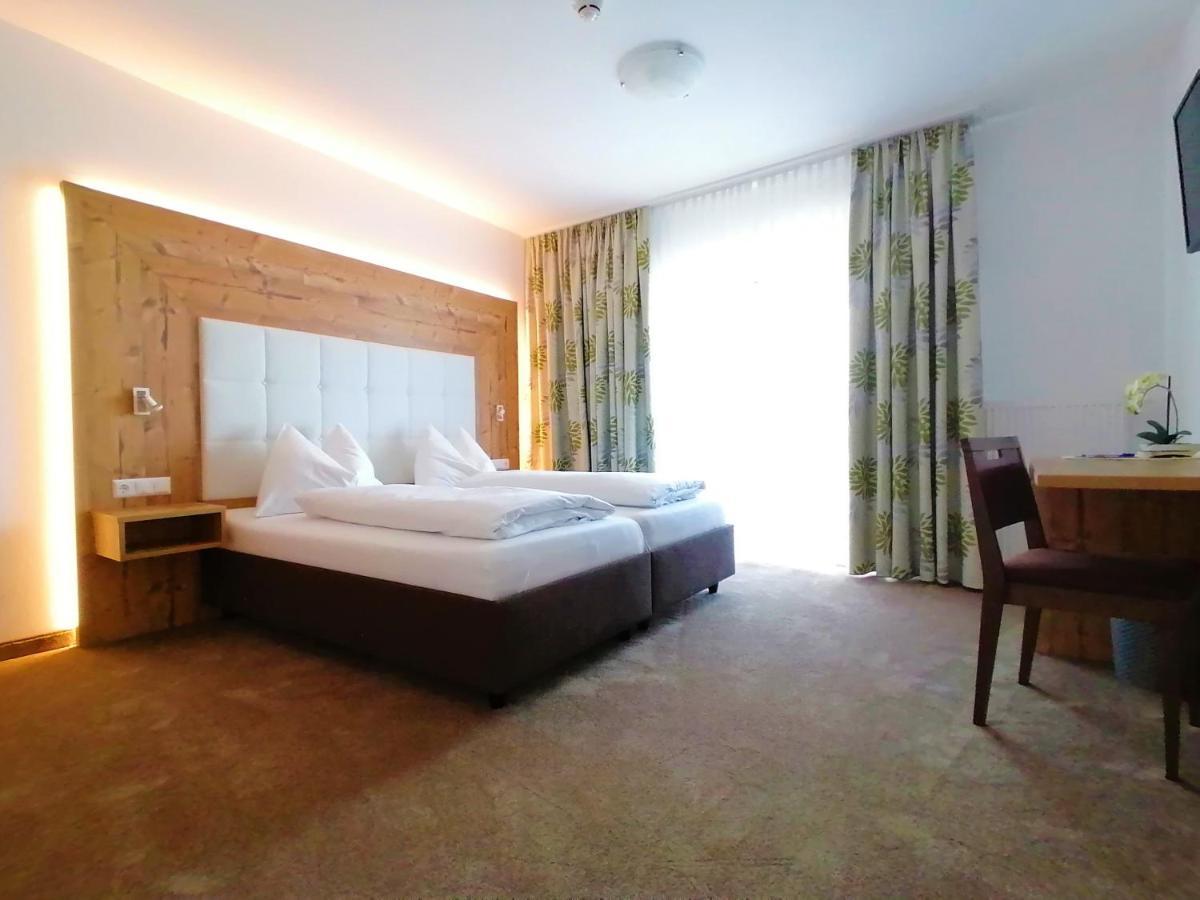 Hotel Berghof มิลชตัทท์ ภายนอก รูปภาพ