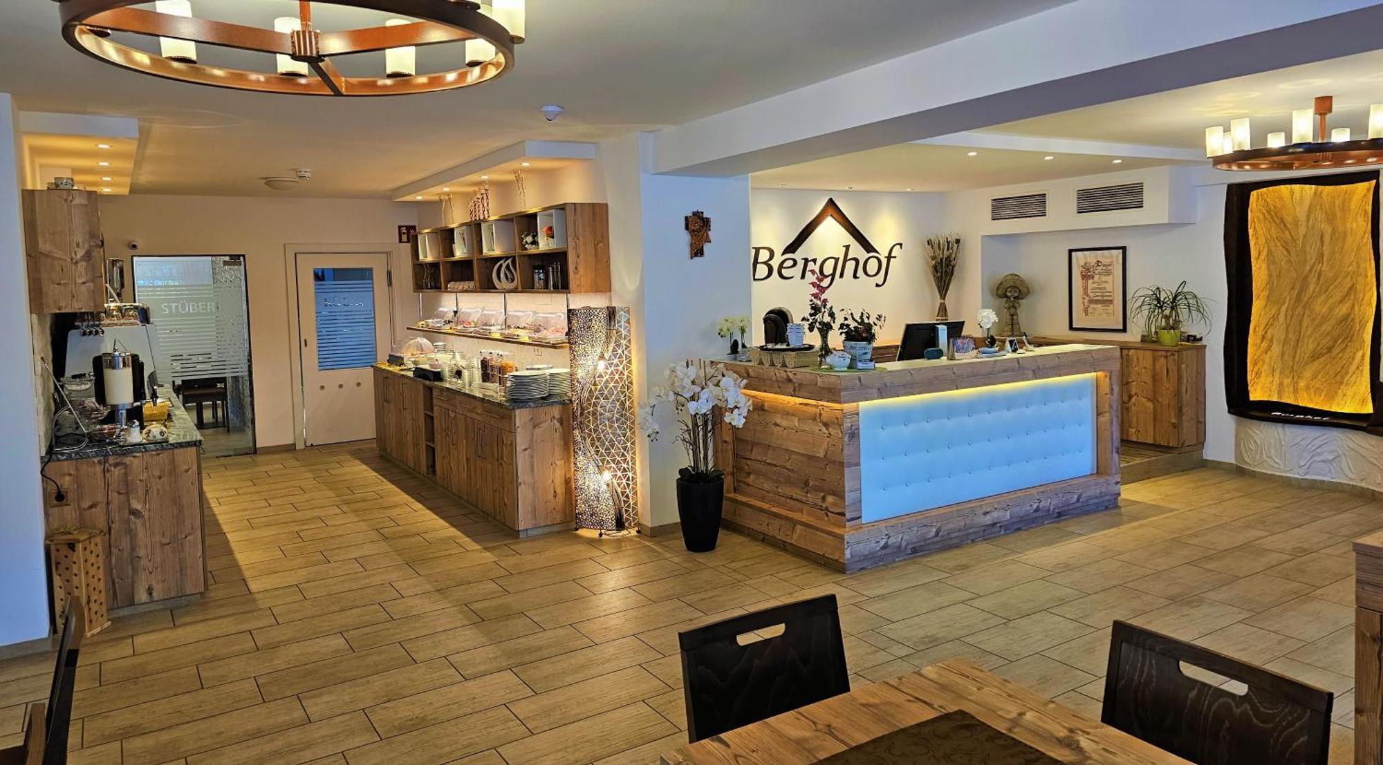 Hotel Berghof มิลชตัทท์ ภายนอก รูปภาพ
