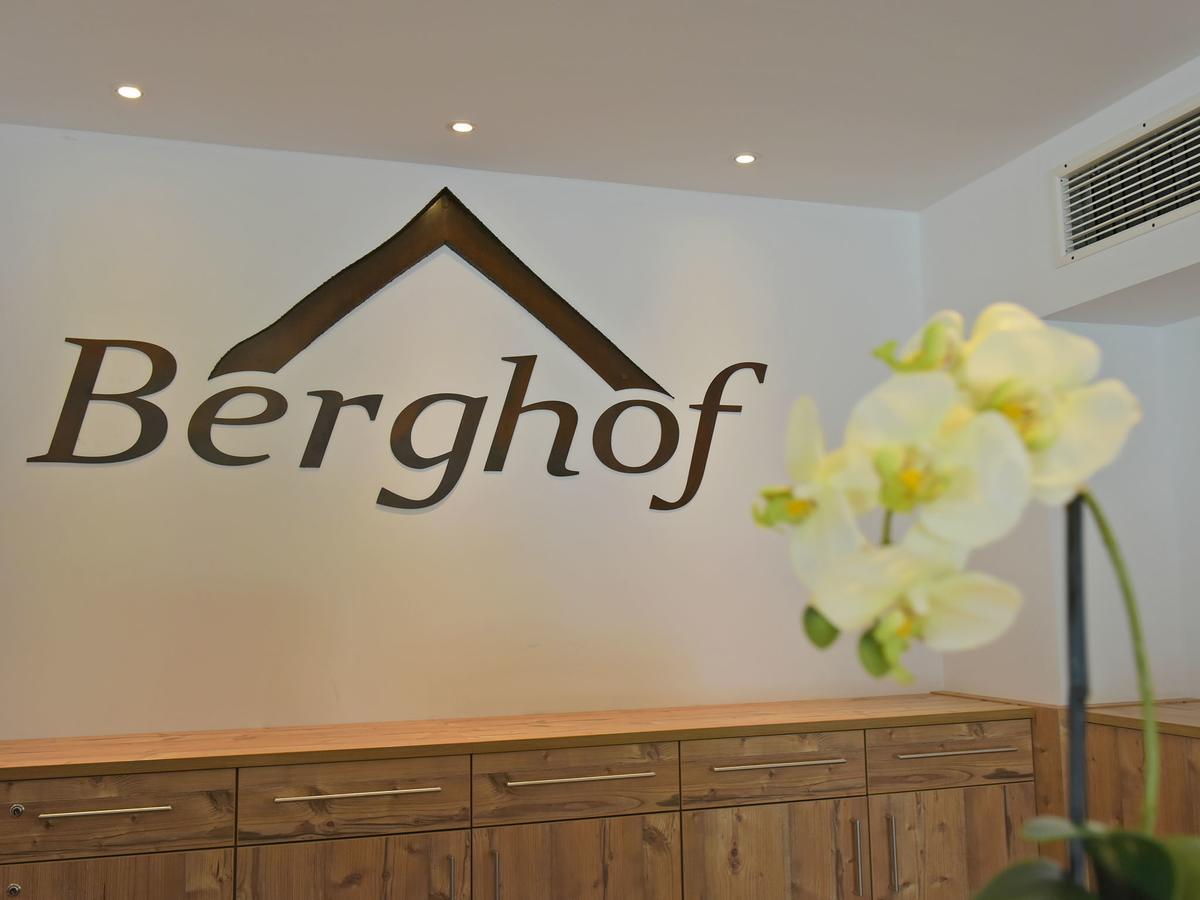 Hotel Berghof มิลชตัทท์ ภายนอก รูปภาพ