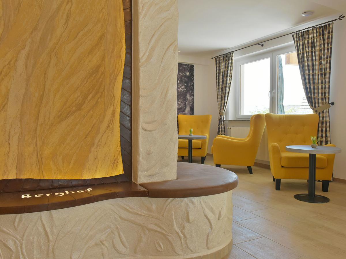 Hotel Berghof มิลชตัทท์ ภายนอก รูปภาพ