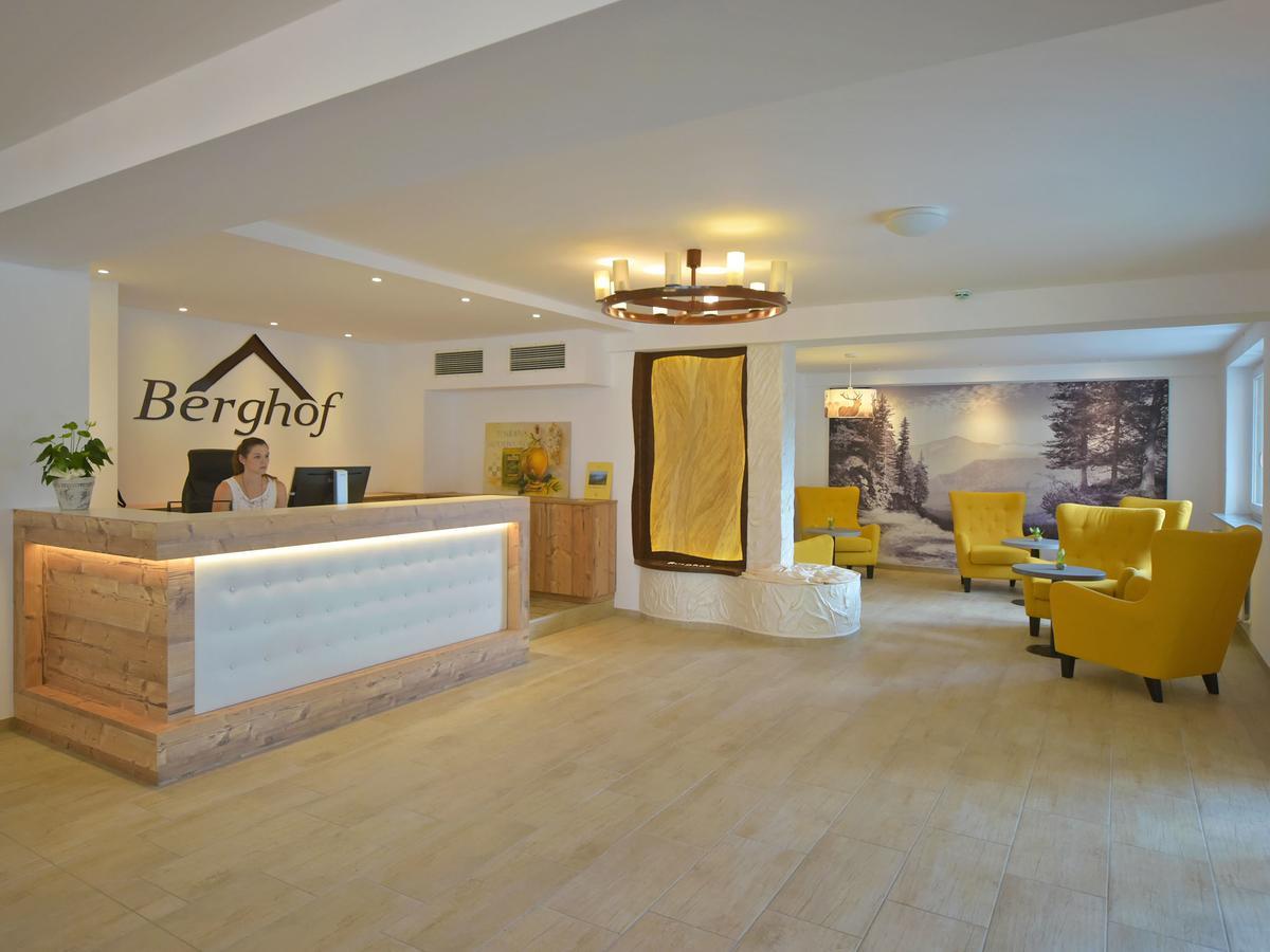 Hotel Berghof มิลชตัทท์ ภายนอก รูปภาพ